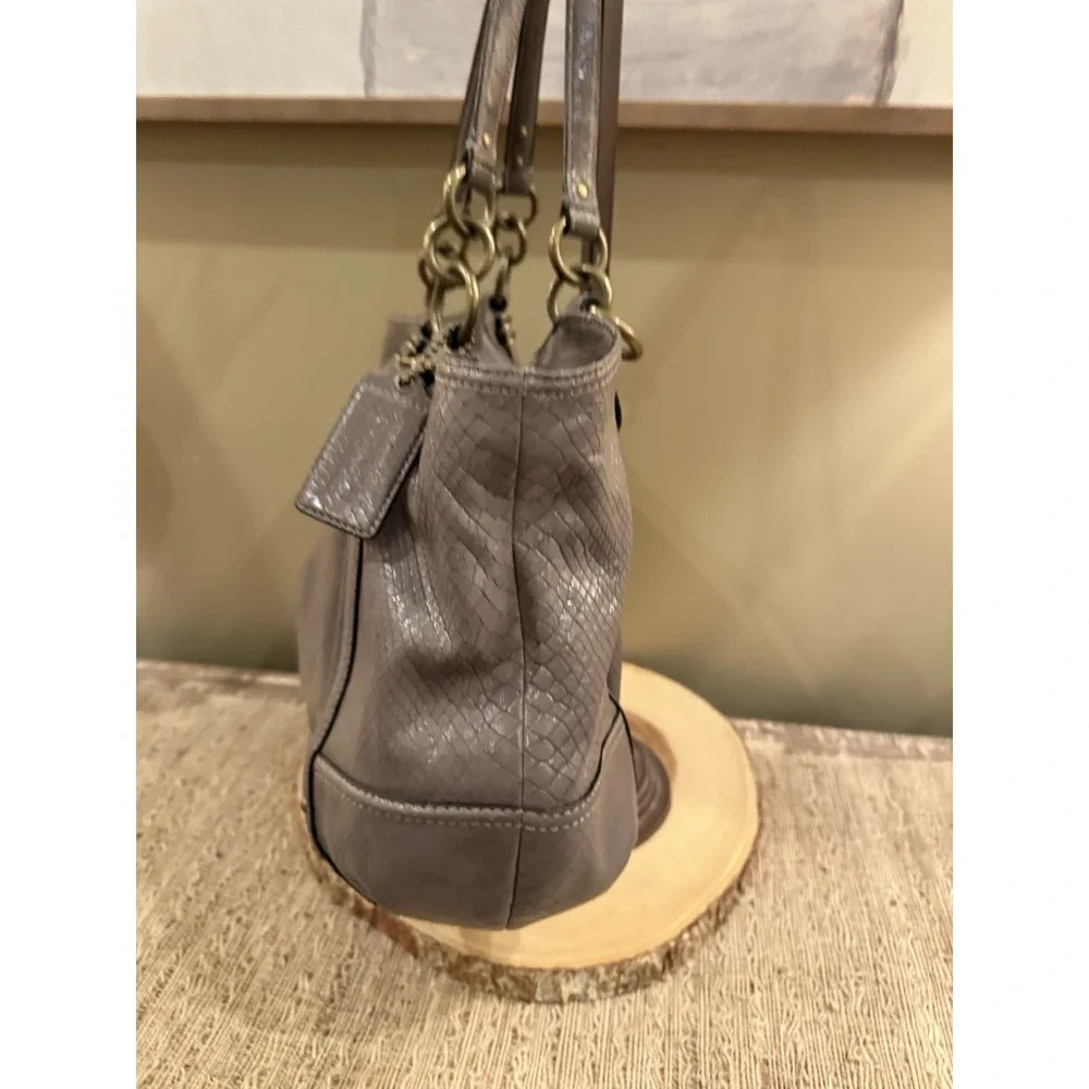 Coach Gray snakeskin Leather Embossed Triple Section Shoulder Bag‎ Purse 16834